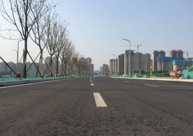 道路概况:韩森东路(酒十路延伸线-浐河西路)长约1350米,该段道路由