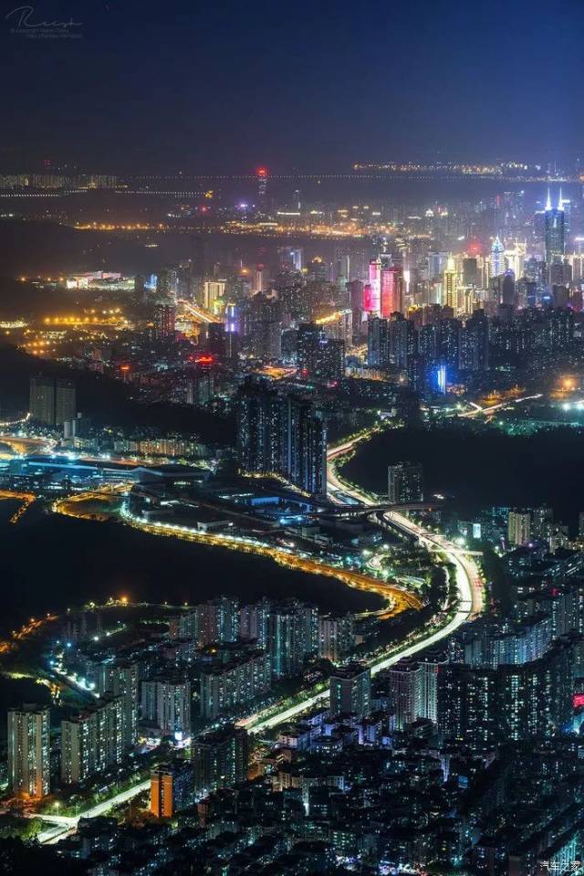 在梧桐山主峰这个机位拍摄深圳,使用的最多的就是70-200mm这个镜头了.
