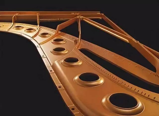为什么钢琴家音乐会用的九尺三角钢琴都是翻砂铸铁板的而不是真空铸铁