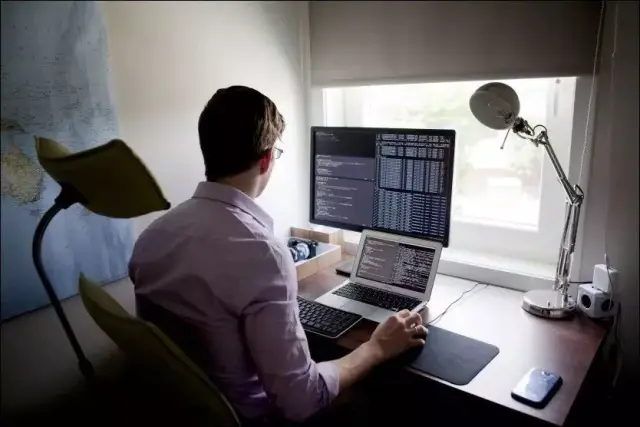 和暗网作对的挪威记者，捣毁了恋童癖的天堂