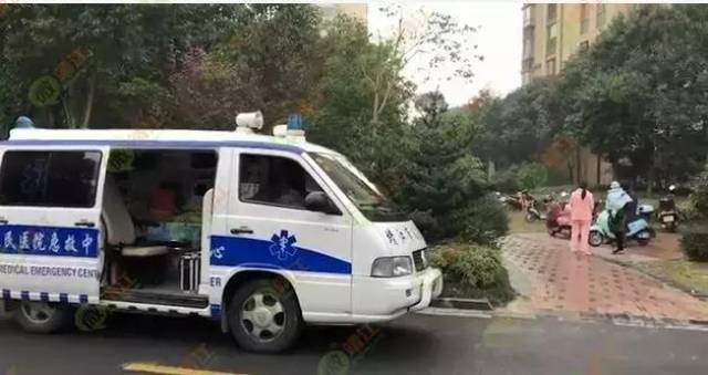 救护车,警车到达现场