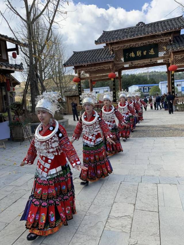 【民族文化】昌明镇格鲁格桑贵州民俗大观园布依族文化月--山歌大赛