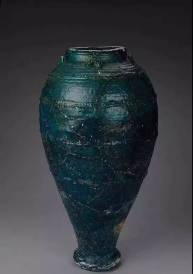 珍稀异常的瓷器孔雀绿釉,它的颜色为什么是蓝色?