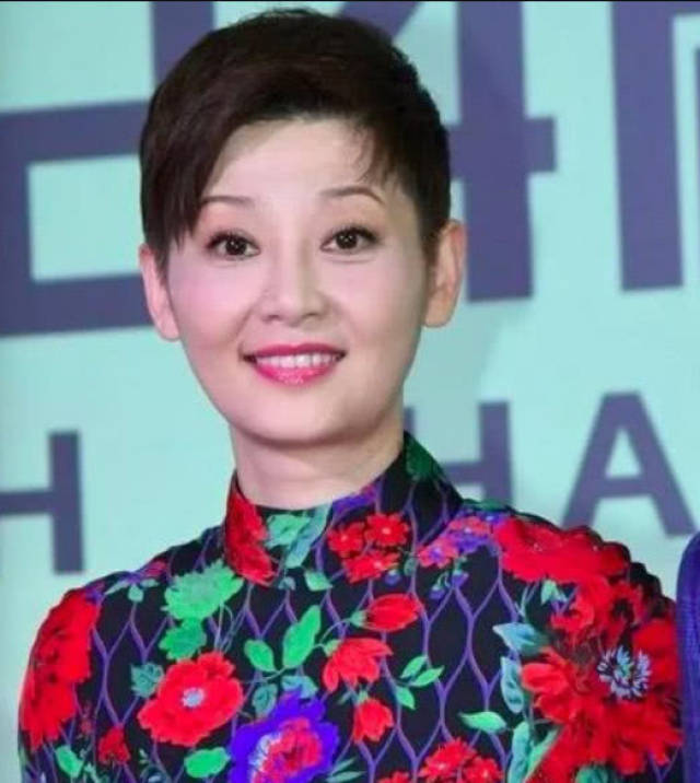 年轻时候的徐帆竟然这么漂亮,网友:堪比校花!