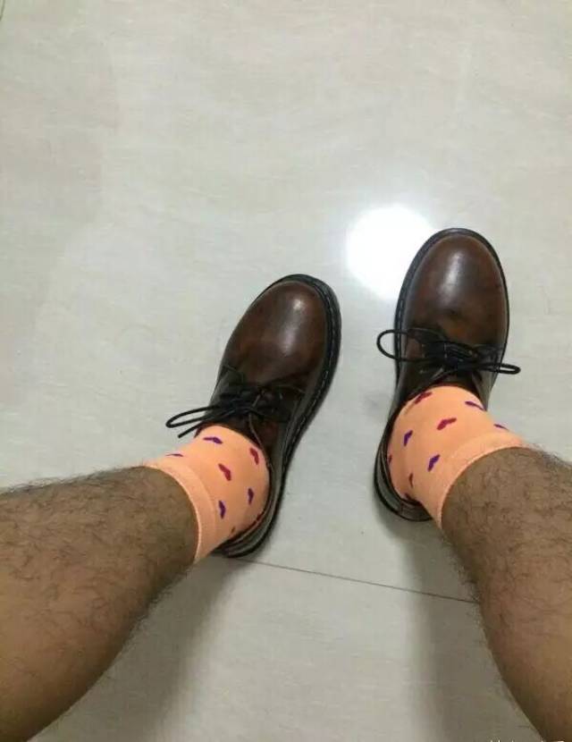 老子的腿毛比秋裤都保暖