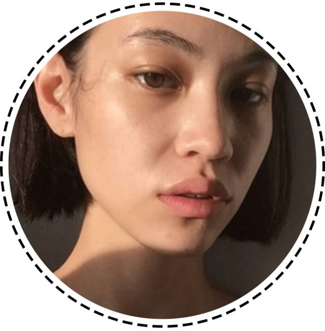 尤其是水原希子,从这张素颜照片能明显看出, 她凸嘴问题还蛮严重的
