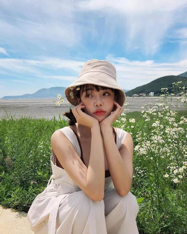 8个拍照姿势!教你如何摆最美pose