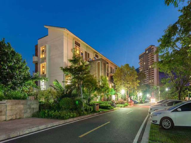 位于阳江市海陵岛保利银滩b区明月郡别墅群,毗邻世界闻名的"南海一号"
