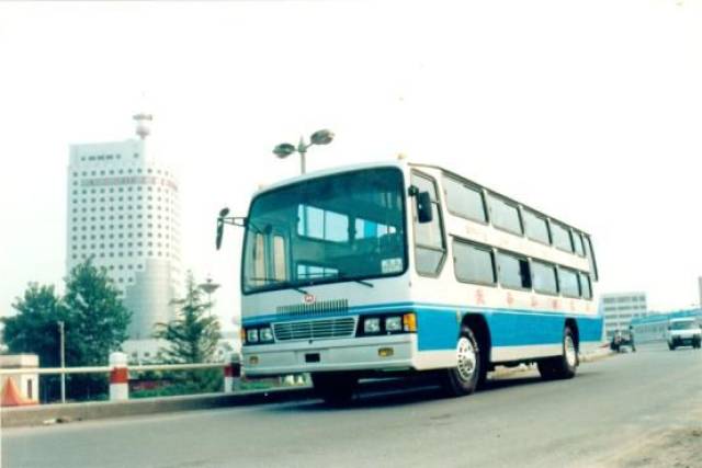 在这样的情况下,1991年,宇通首辆卧铺客车应运而生,一推向市场,就大