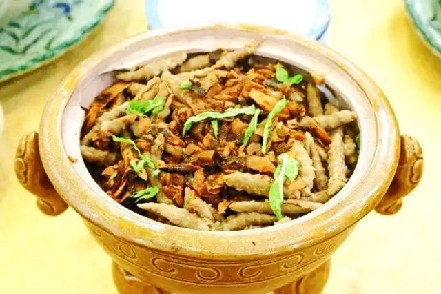 拨鱼,剔尖,饸饹,猫耳朵,抿尖,檫疙瘩,撮鱼鱼,抿面,揪片,莜面拷姥姥,不