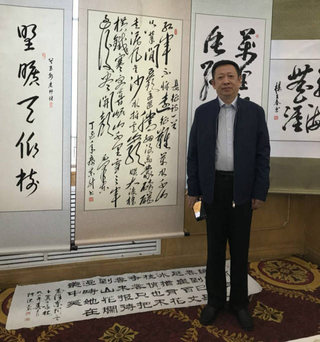 书画名家协会理事,北京艺韵阁书画院理事,山东博山蓝天书画院荣誉院长