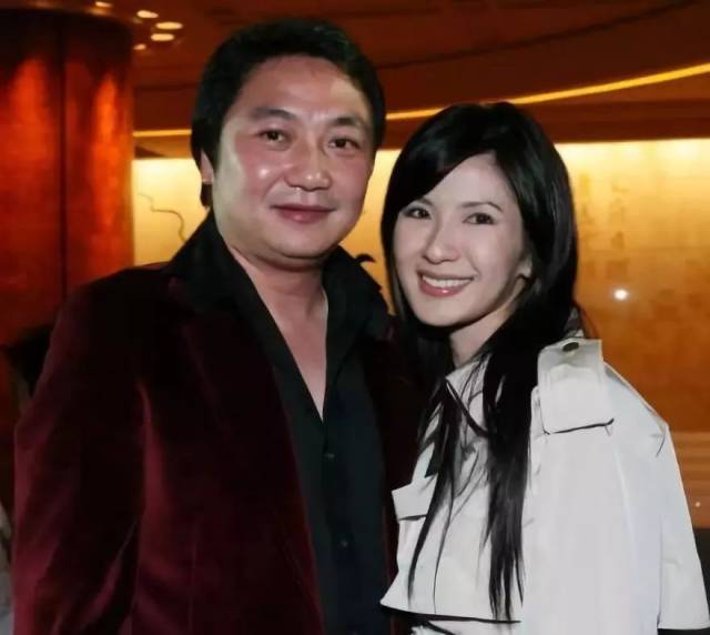 她叫jamie chua,中文名蔡欣颖,新加坡籍,中国,印度尼西亚混血,传说中