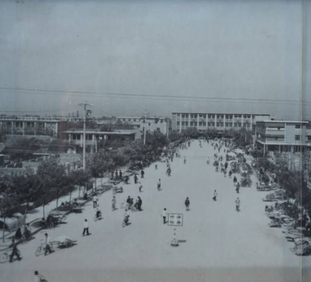 这是70年代的嘉祥县城