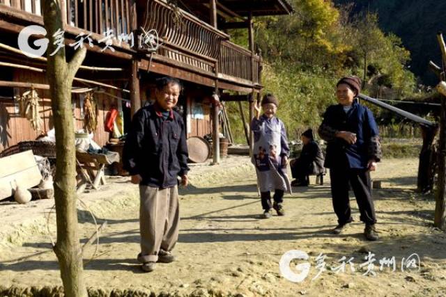 64年,一家三代人的坚守