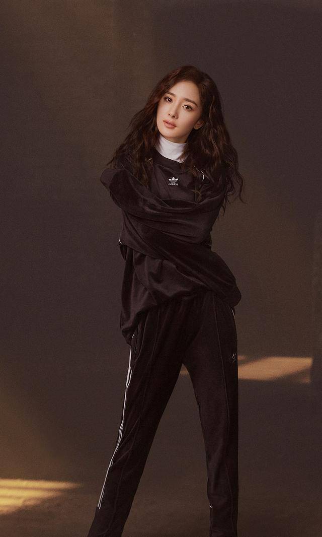 王嘉尔鹿晗杨颖杨幂水原希子共同演绎!adidas originals全新