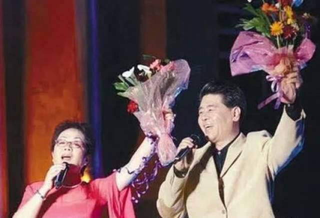 常被误认为王洁实的妻子,因患病夫妻和好如初,女儿早逝令人心寒