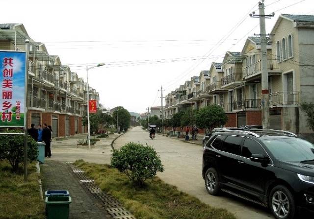 富阳村别墅别墅新居一角连体.楼美村民图片
