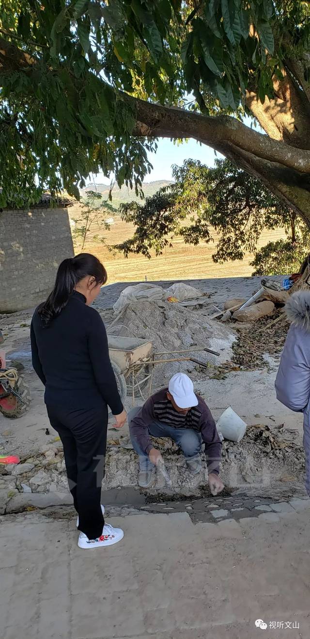 记者蹲点日记：扶贫第一线 母女排头兵