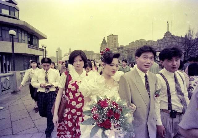 惊艳!摄影老记默守上海外滩30年,拍出世界的舞台!