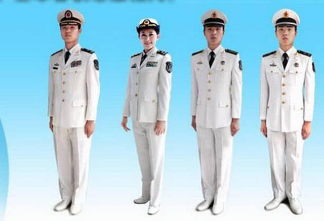 中国07式军装系列,海军唯一采用白色常服和礼服,女军官穿白皮鞋