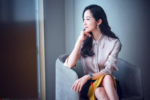 韩雪家规式坐姿,王丽坤的仙女坐姿,看看赵丽颖,网友:有差距!