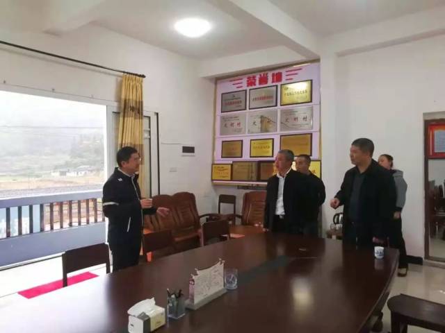 庵杰简讯晋江市金井镇书记丁鸿雨一行深入庵杰乡开展对口帮扶工作