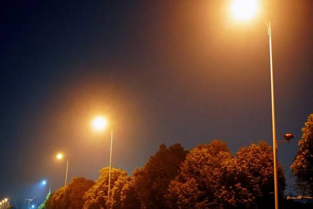 e有约|路灯——记载无数个黑夜的使者