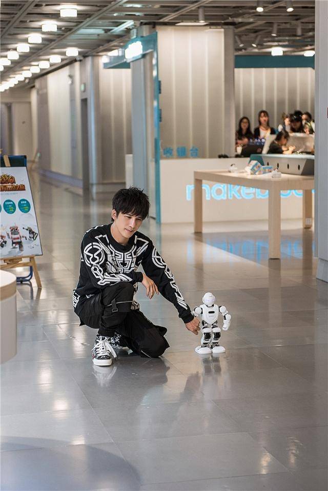 宁静大张伟上演吻戏?星爷接班人卢正雨导演,会