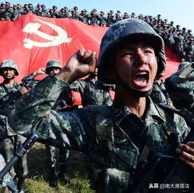的军旅经历,以及那句呐喊了无数遍的誓言—— "服从中国共产党的领导