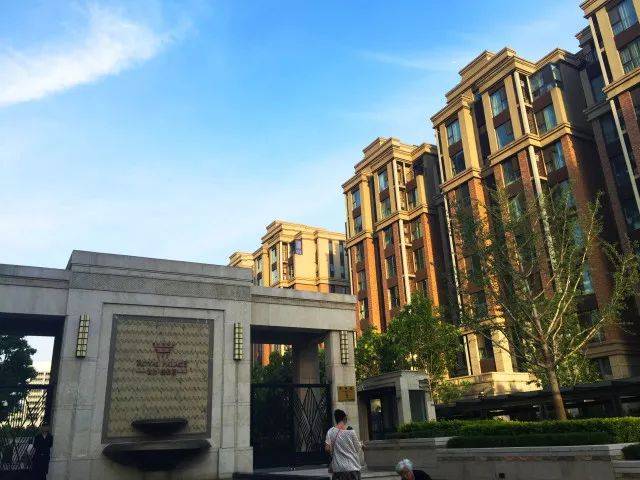 富力盛悦家园坐落于大兴区旧宫镇旧宫村,占地面积132918.
