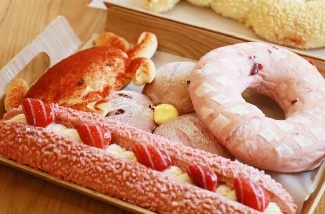 喜茶、奈雪、乐乐茶网红面包超强测评,难怪他们要撕X?!