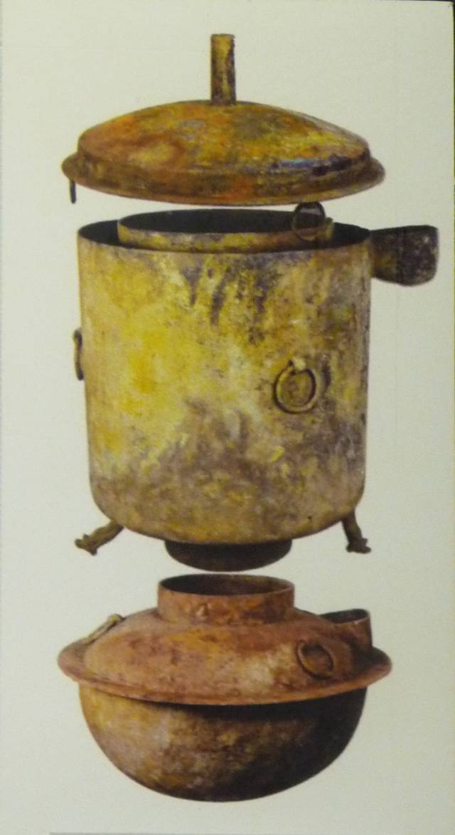 从这个历史印证出发,我们对中国古代屡屡出现蒸馏器,但蒸馏酒直到元朝