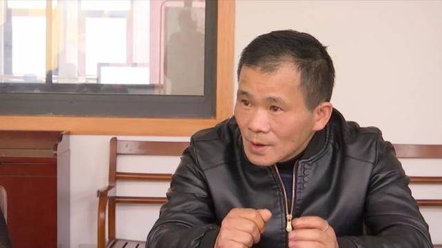 儿子被抱到了河南安阳乡下一户人家,取名裴东亮.