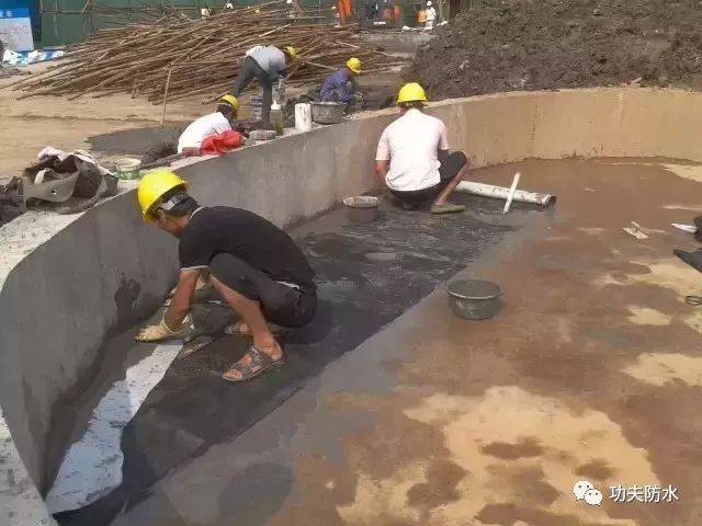 湿铺自粘沥青基防水卷材施工方法
