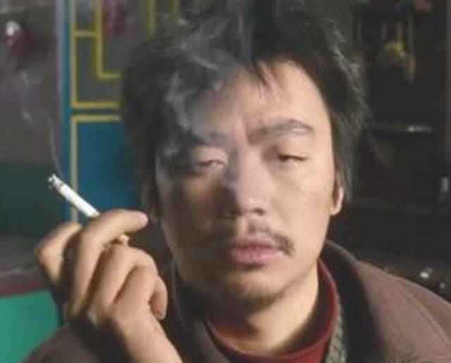 4位明星的抽烟镜头, 陈冠希胡歌是他手下败将, 而他“一朝封神”