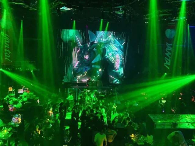 越祝福|菲纳酒吧烟台店 一周年庆典 雪夜开启 high爆全城