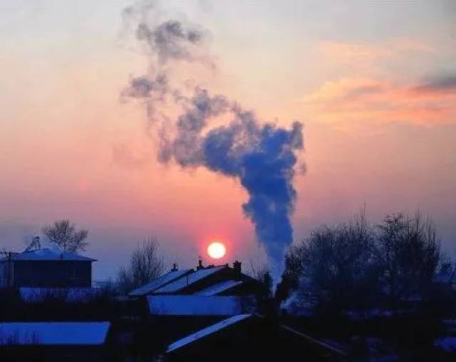 朗诵:童话 我想念故乡 想念故乡夕阳西下时 升起的那袅袅炊烟 当天边