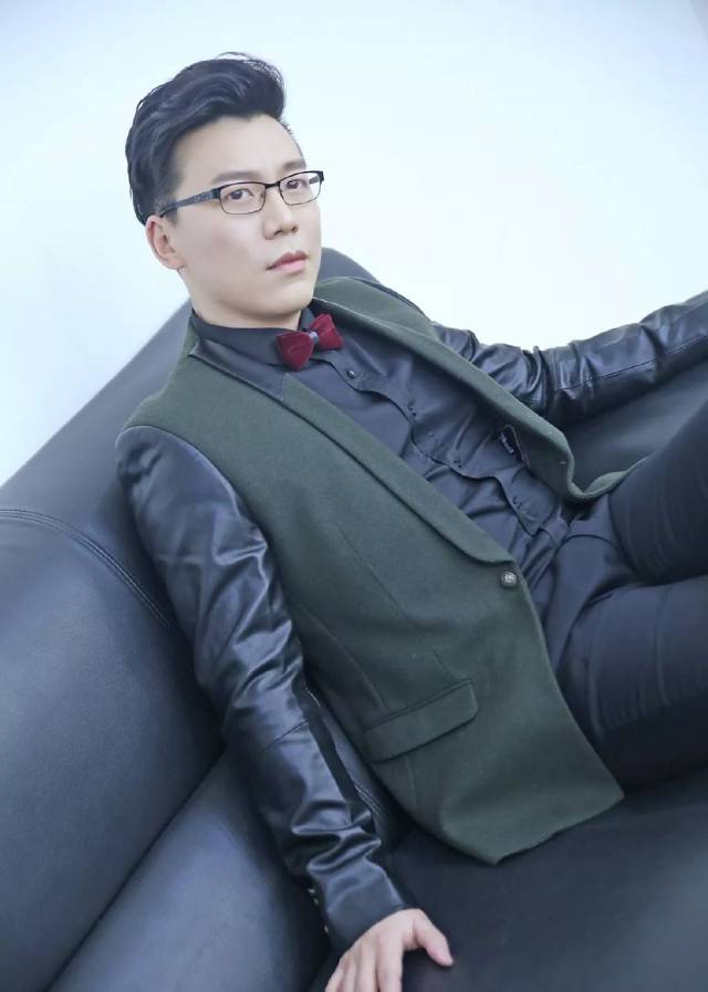 《奇葩说》陈铭夺冠!朋友圈刷爆:不只是想嫁的人,更是