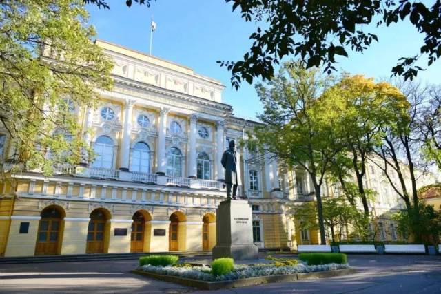 莫斯科国立师范大学,莫斯科国立国际关系学院