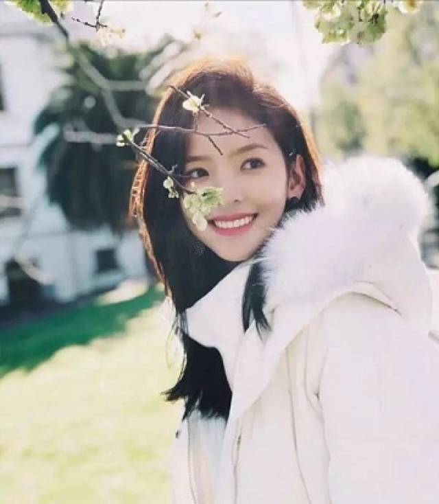 章若楠其实我早就认识,原来从事的是淘宝模特,这么一个漂亮的女孩