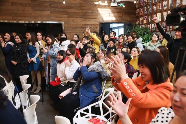 2018ڶæ־ŮѡμƻȫܾԲɹ