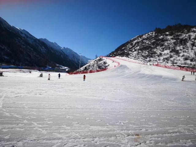 鹧鸪山滑雪场