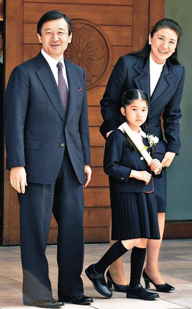 雅子妃是日本现任皇太子妃,是德仁皇太子的妻子,爱子公主的母亲.