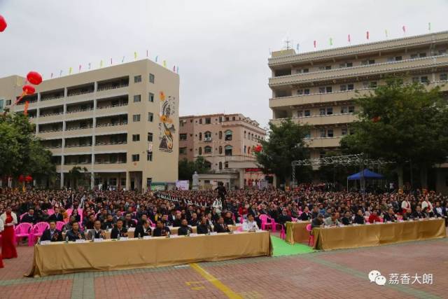 大朗水霖学校是一所九年一贯制的民办学校