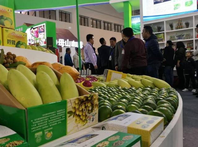 火山荔枝干、琼山“扶贫鸡”、黄金百香果...海