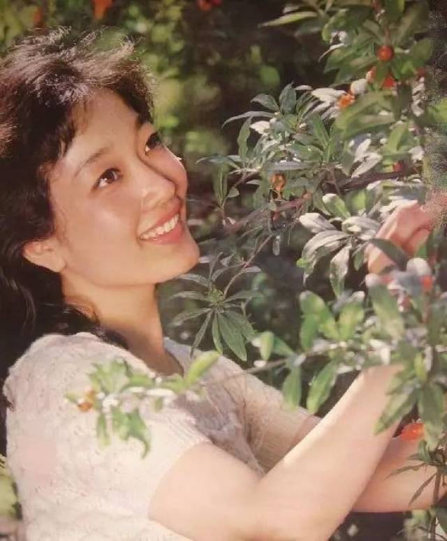 八十年代女演员张闽,出生在演艺家庭,关于她的现状至今是个谜