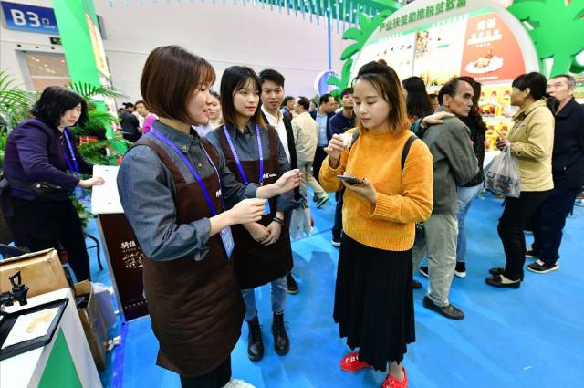 火山荔枝干、琼山“扶贫鸡”、黄金百香果...海