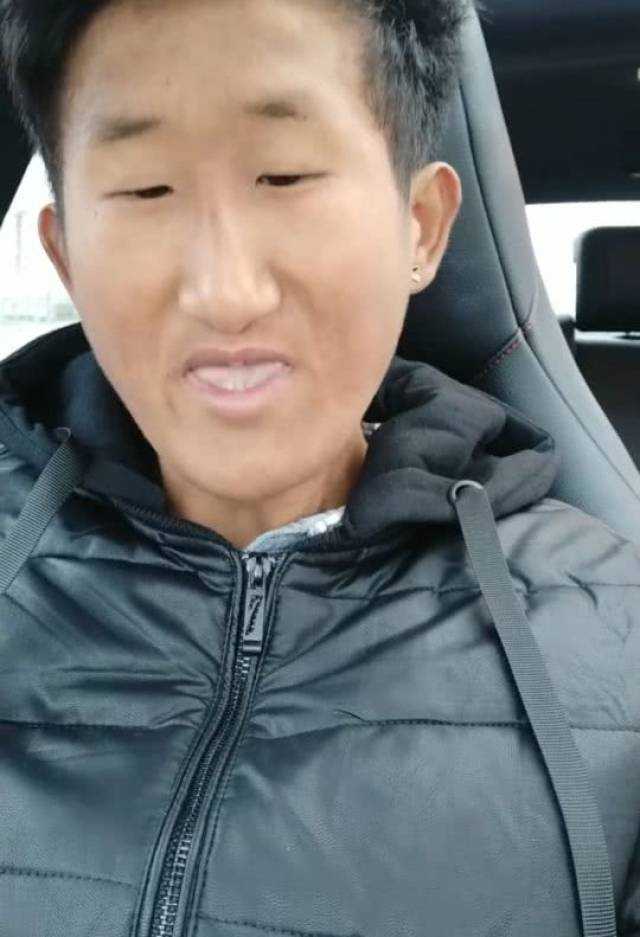 网红“紧凑哥”恋爱曝光,当女友抬起头的一瞬间,网友:天理不容!