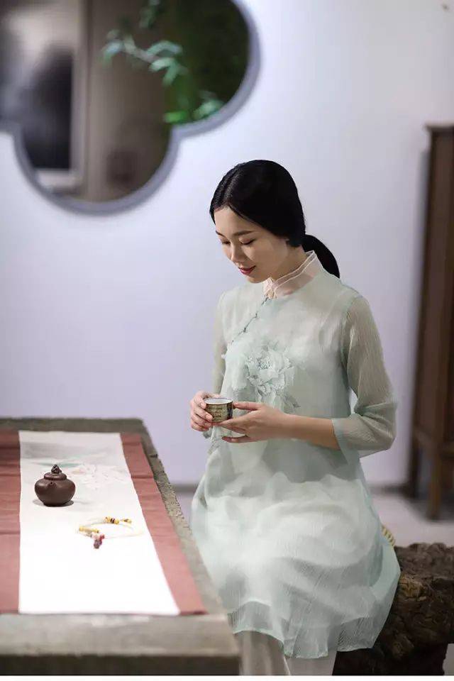茶道|爱喝茶的女人,素颜也比别人好看!