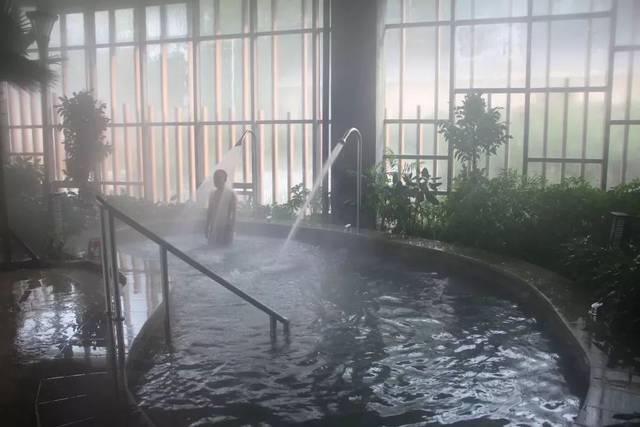 南武当滑雪 陡沙河泡温泉 豪华日式暖汤酒店 亲子活动,这个假期人少